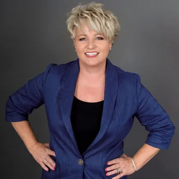 Marci Metzger - Professional Headshot